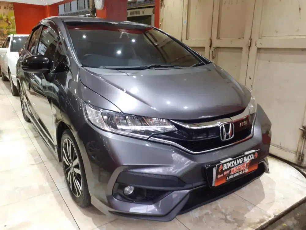 KM 31RB! JAZZ RS CVT AT 2018 GREY / MODEL THN 2019 (BINTANG MOTOR)