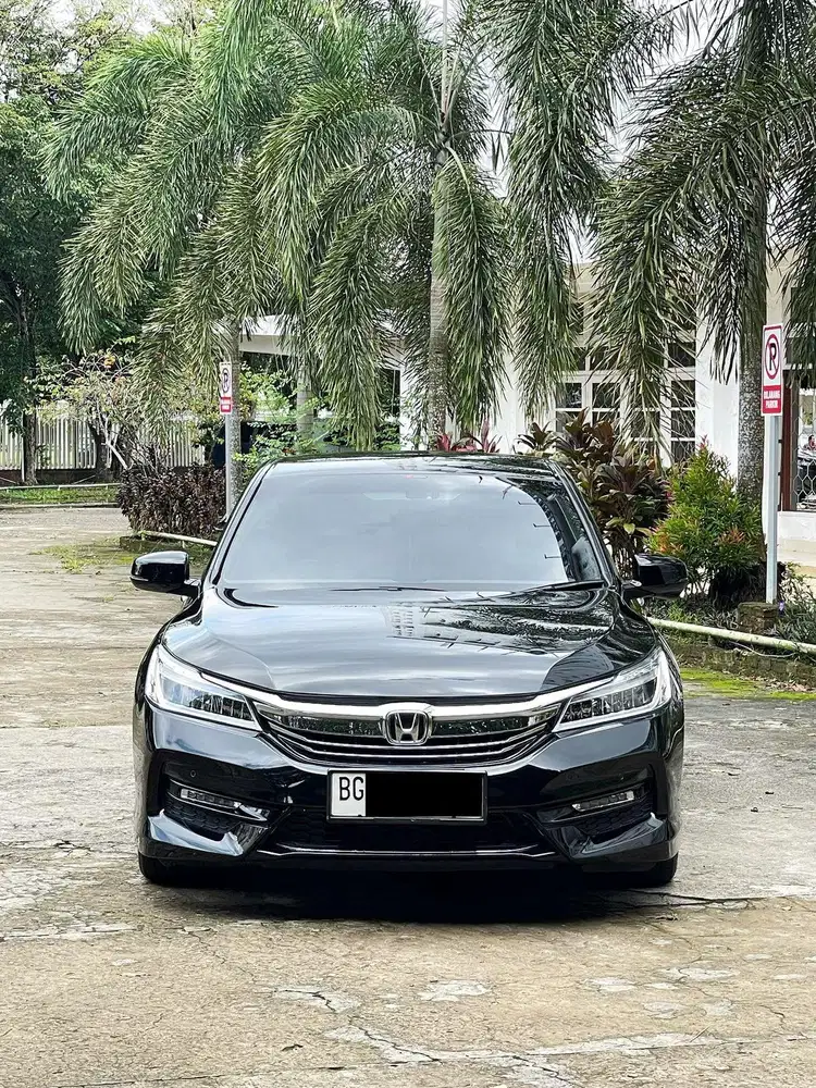 Honda Accord VTIL AT 2016, Km 40 rb, Nego