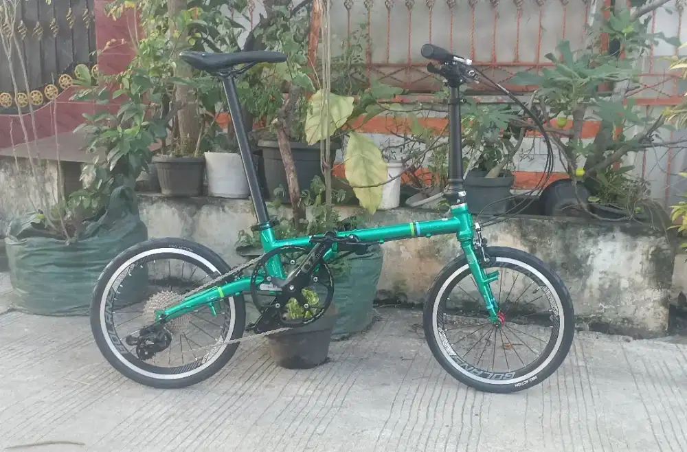 Fnhon Gust 16 Glae Green
Baru