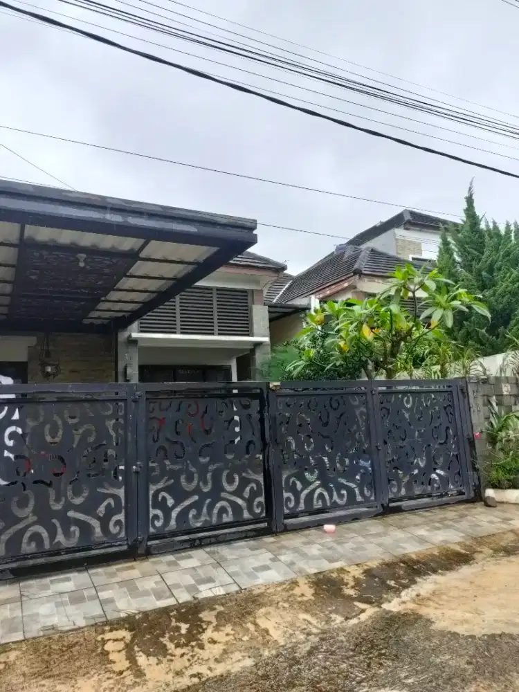 For sale rumah bukit petro sawangan village depok