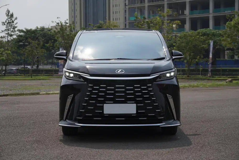 Lexus LM350h Hybrid Luxury VIP A25A-FXS 2023