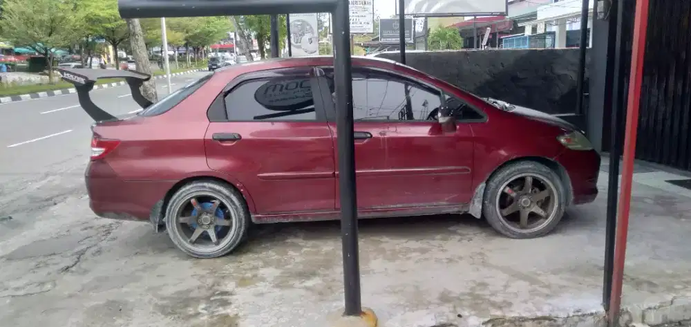 Di jual  ban 4 ,pajak ,plat putih baru semua surat2 lkp bisa tunai,TF