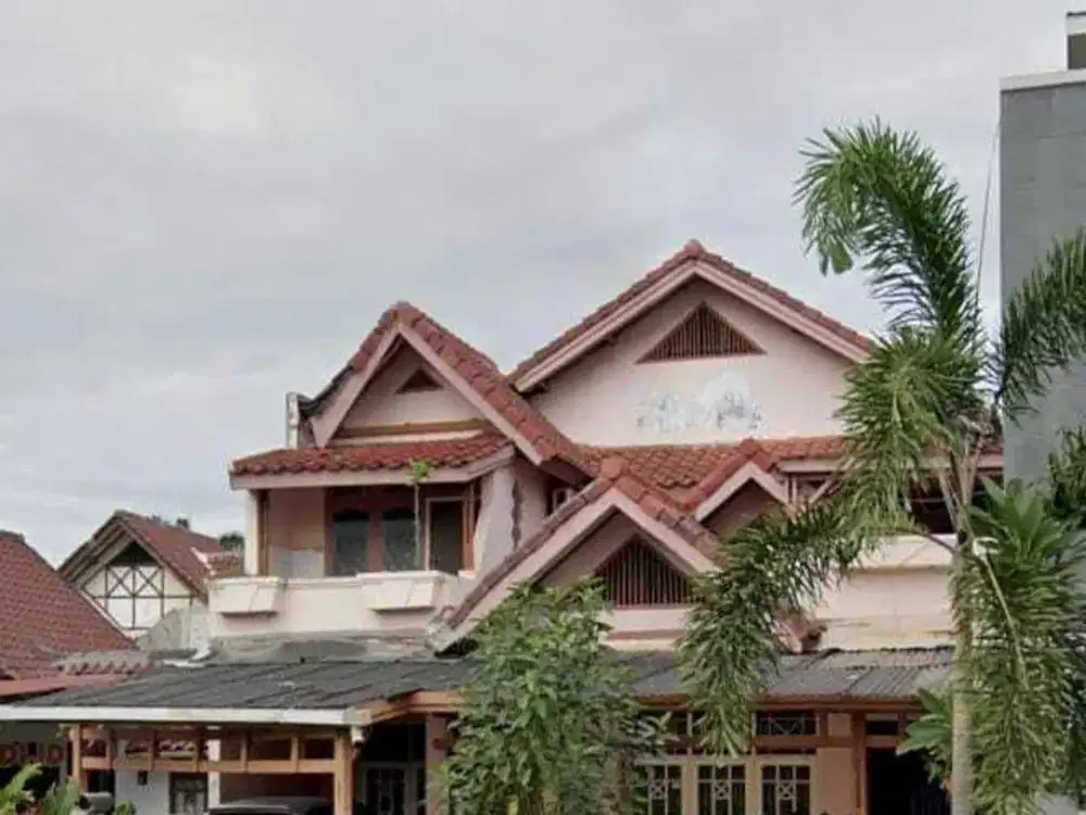 DIJUAL RUMAH ARAH TENGGARA DEPAN TAMAN HARGA TERMURAH DI BANJAR WIJAYA