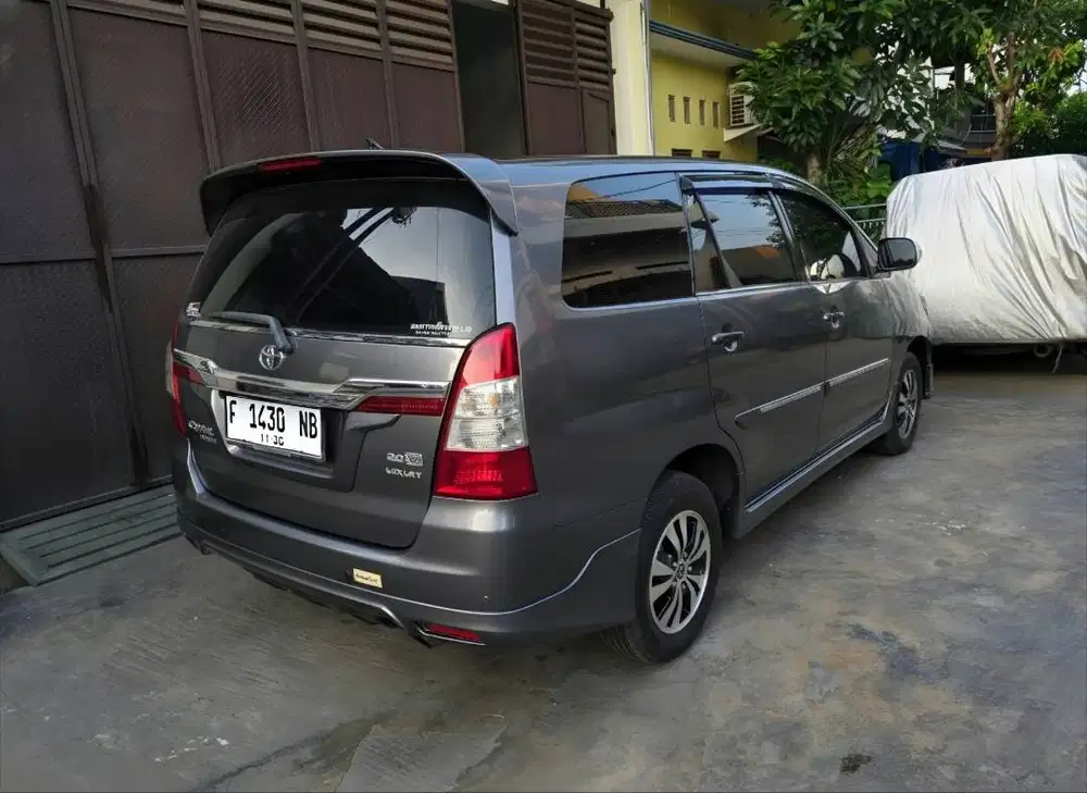 Toyota Kijang Innova Inova V Luxury Matic AT Tahun 2015 Abu , 2014