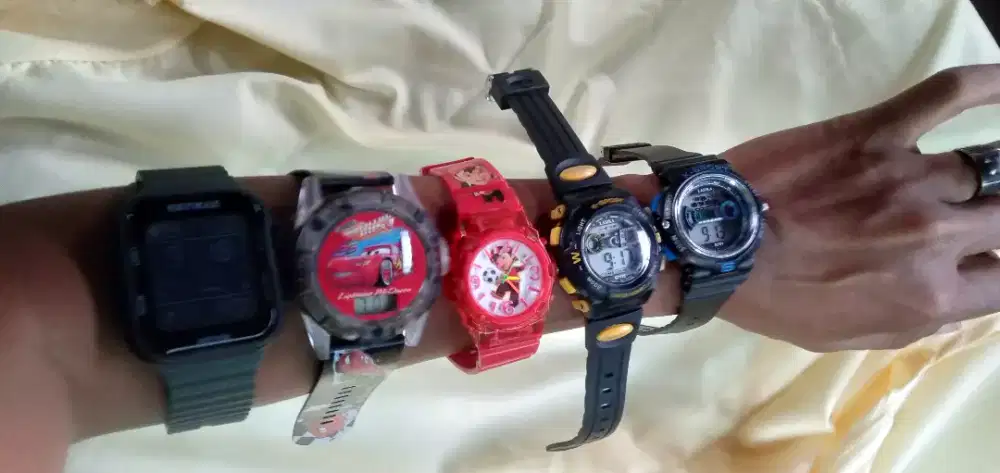 Di jual jam tangan anak2 murah meriah wa dan hp yg cepat dia dapat