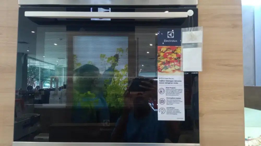 ELECTROLUX BUILT IN OVEN 60CM