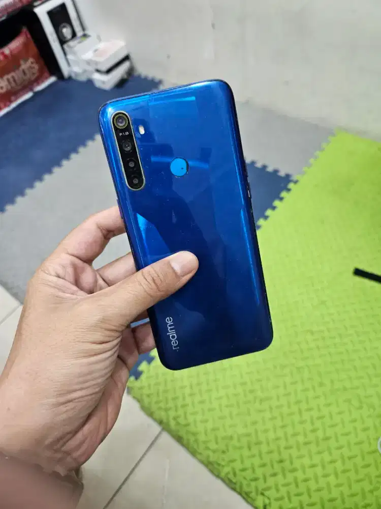 Realme 5 4/128 resmi Indonesia