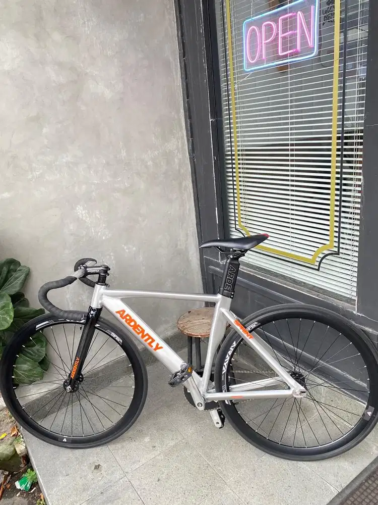 fullbike fixie Ardently Sprint Aero Size S like new