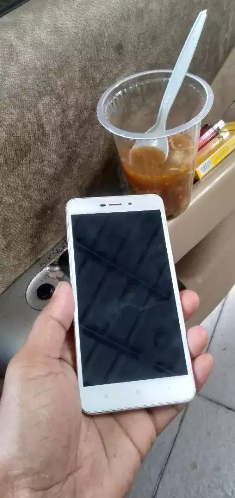 Di jual hp xiomi minus mati yg lain nya bgs bisa cod di antar di kirim