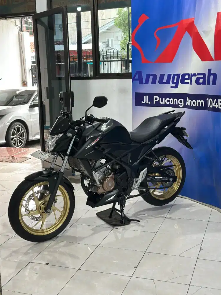 Honda CB 150 R SE STREETFIRE KM 9RIBU TH 2017