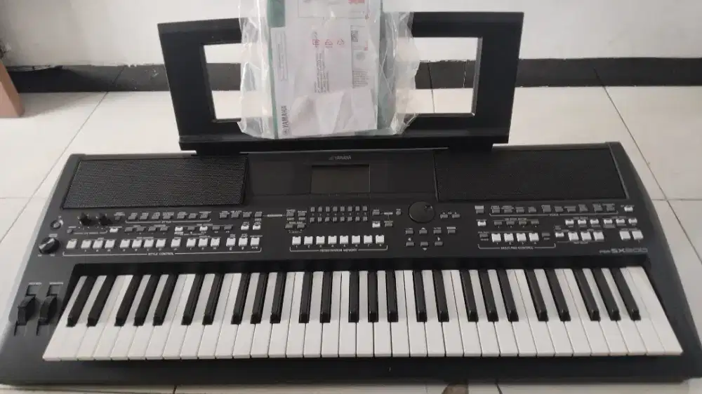 Keyboard Yamaha PSR SX600