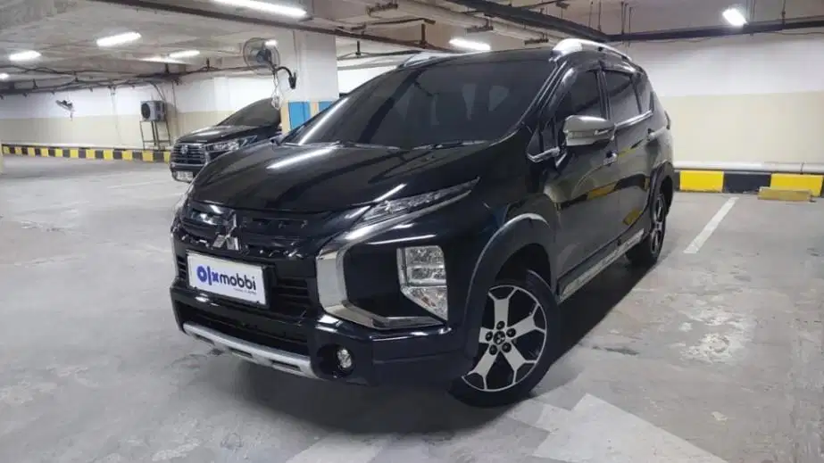 TDP 12JT - Mitsubishi Xpander 1.5 Cross Bensin-MT 2022 Hitam