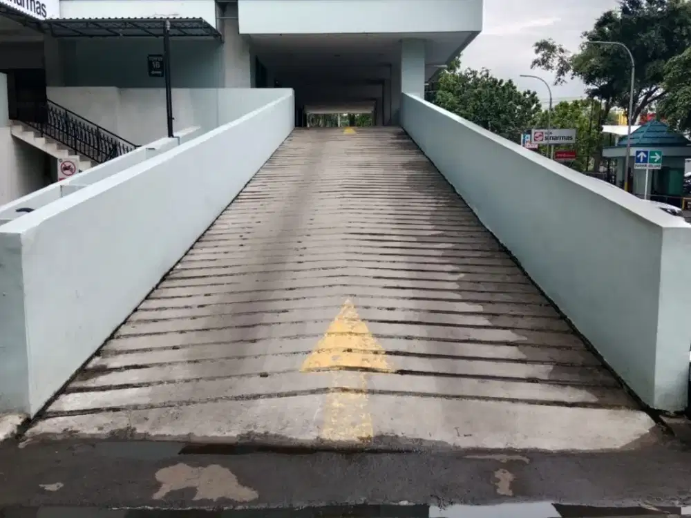 Investasi Menguntungkan! Kios 140 m² di Riverside Muara Karang