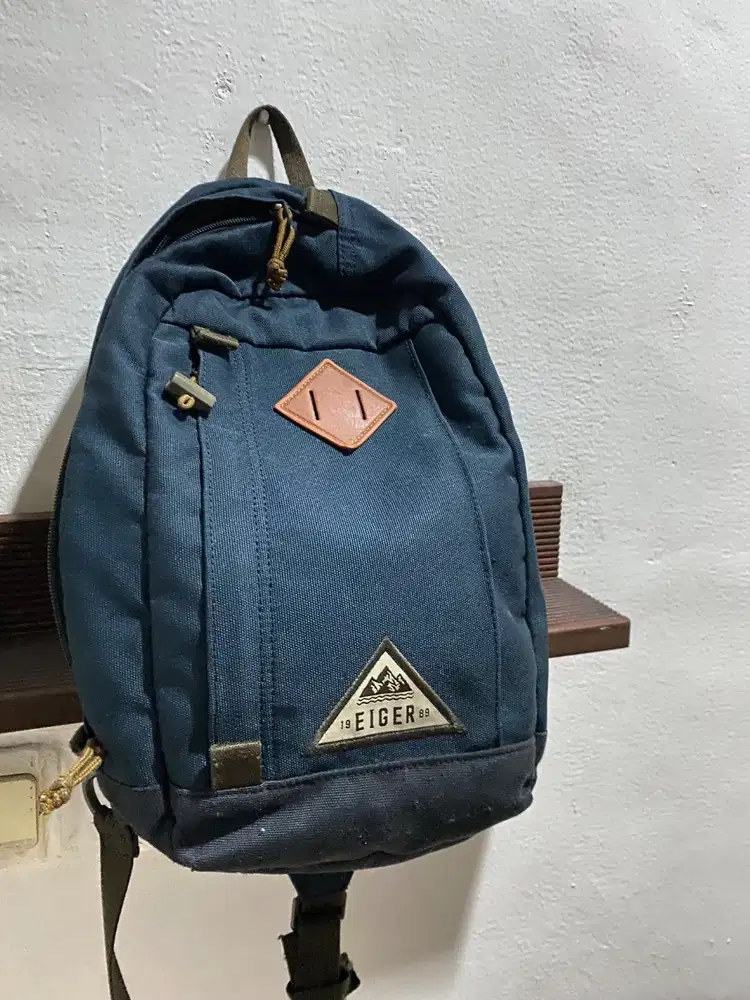 Tas Eiger . Selempang pria