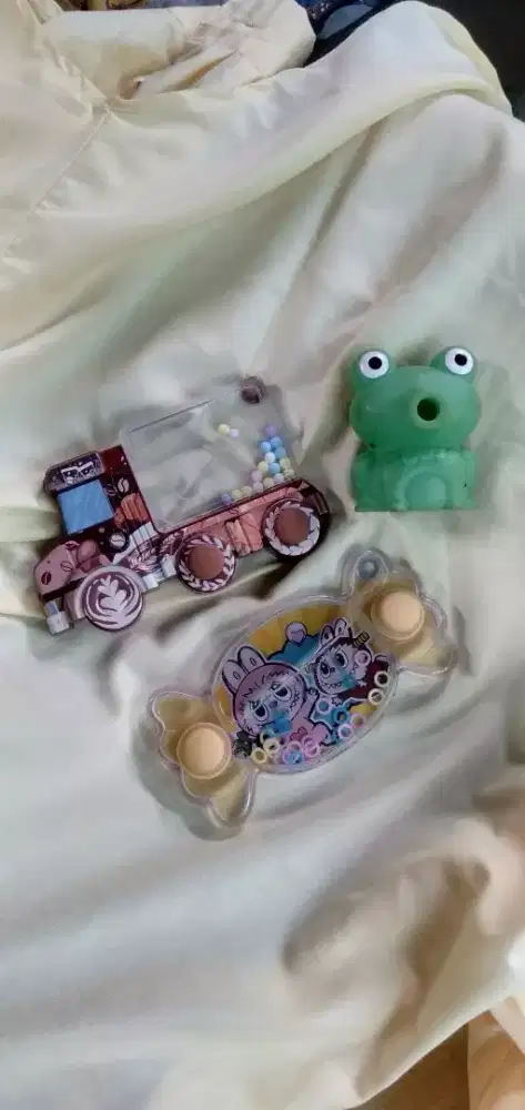 Di jual mainan anak game air,jam ,boneka dll murah meriah aja