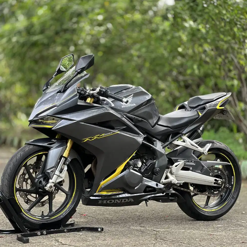 HONDA CBR 250RR ABS 2016 GREY KM 17K PAJAK PANJANG SIAP JALAN