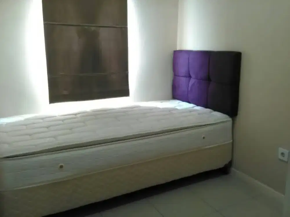 ready disewakan apartemen green lake sunter,tipe 2bedrooms full furnished,view laut priok,hadap utara,AC 3