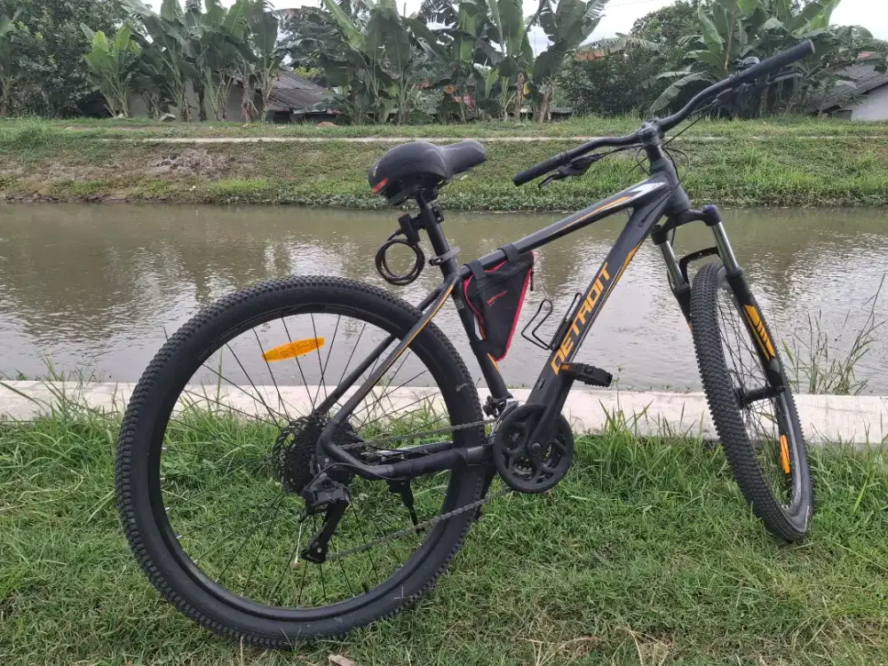 Sepeda MTB United Detroit 2.1 - 27.5