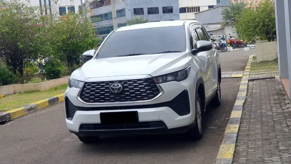 Toyota Kijang Innova Zenix 2.0 G Bensin AT 2024 KM.26Rb Putih Tangan 1