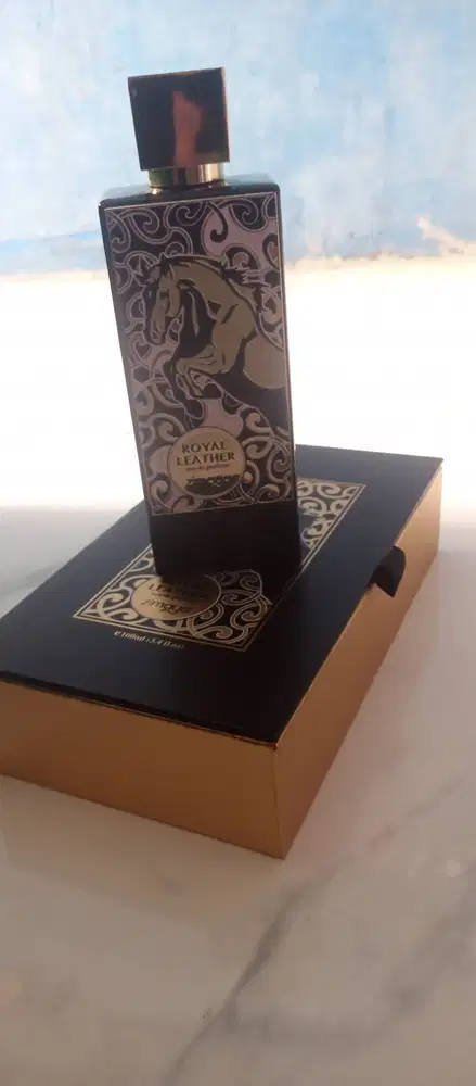 Parfum leather royal zimaya 100ml