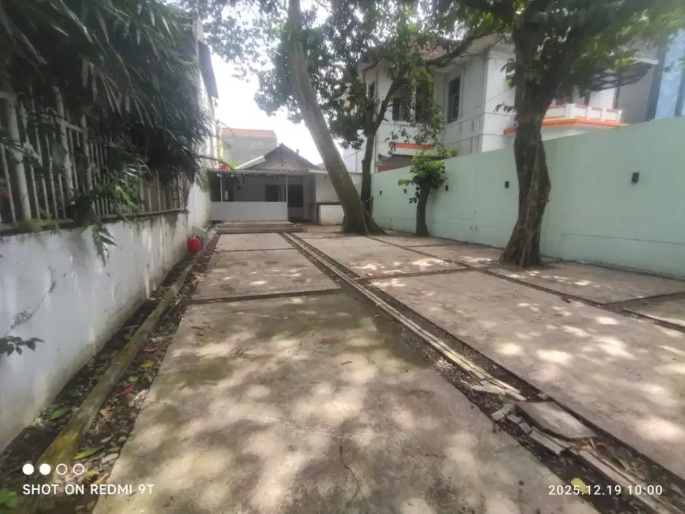 Rumah Hitung Tanah Area Komersial Mainroad Riau Bandung