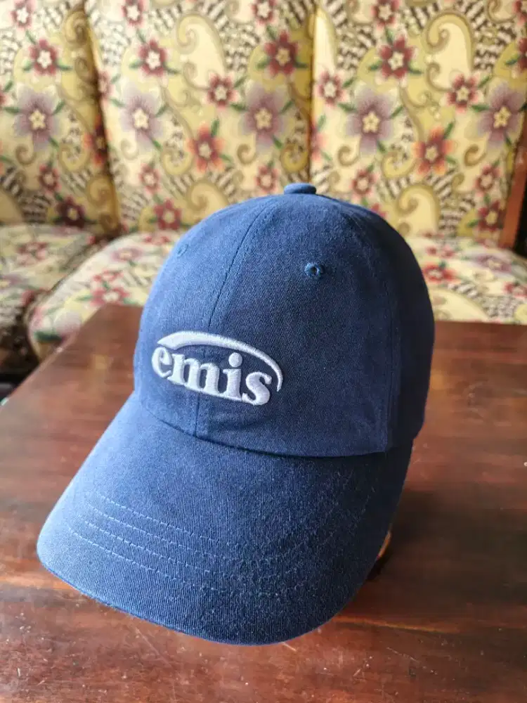 Topi Emis Biru Setelan