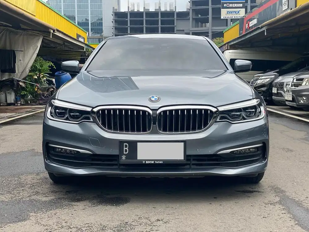 BMW 520i G30 AT GREY 2020