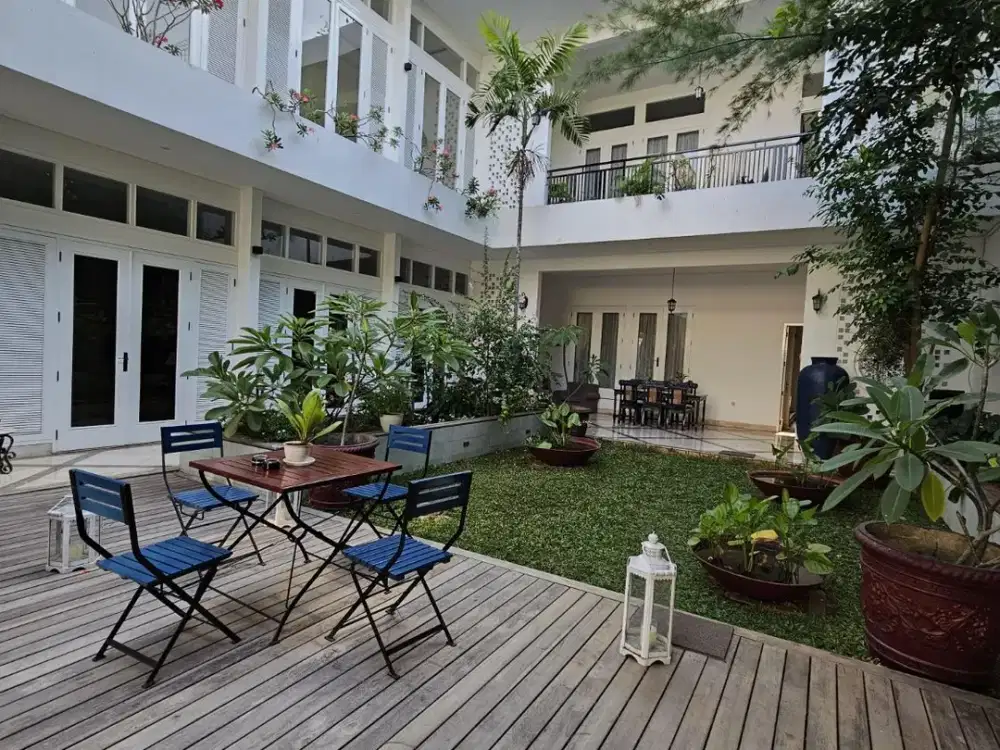 Rumah Mewah Super Luas di Komplek Elite Kemanggisan – Turun Harga Drastis!