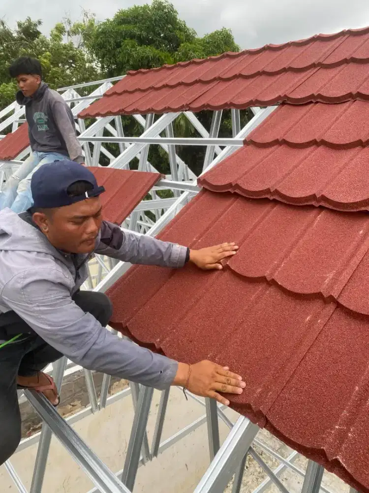 JASA TUKANG ATAP BAJA RINGAN