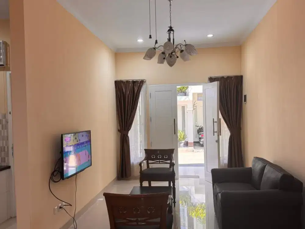 Rumah Cantik Berikut Furnish  Siap Huni Dalam Cluster Di Pondok Kelapa.Jakarta Timur