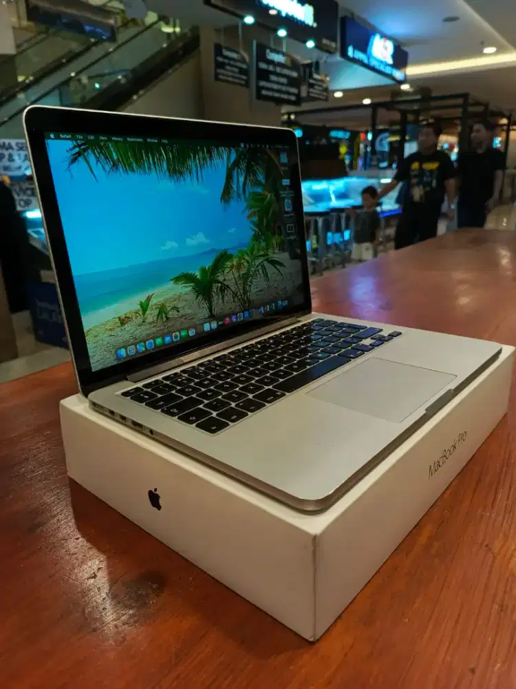 Macbook Pro Retina 13 inch , 2015