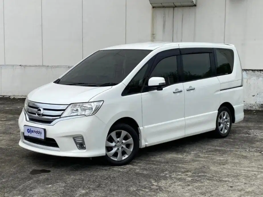 Nissan Serena 2.0 Highway Star Panoramic Bensin-AT 2013 Putih LOZ