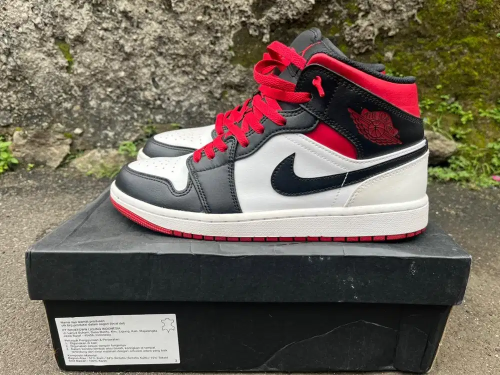 Sepatu Nike Air Jordan 1 Mid White Gym Red Black