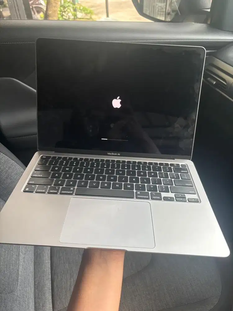 Macbook air M1 8/128 2020