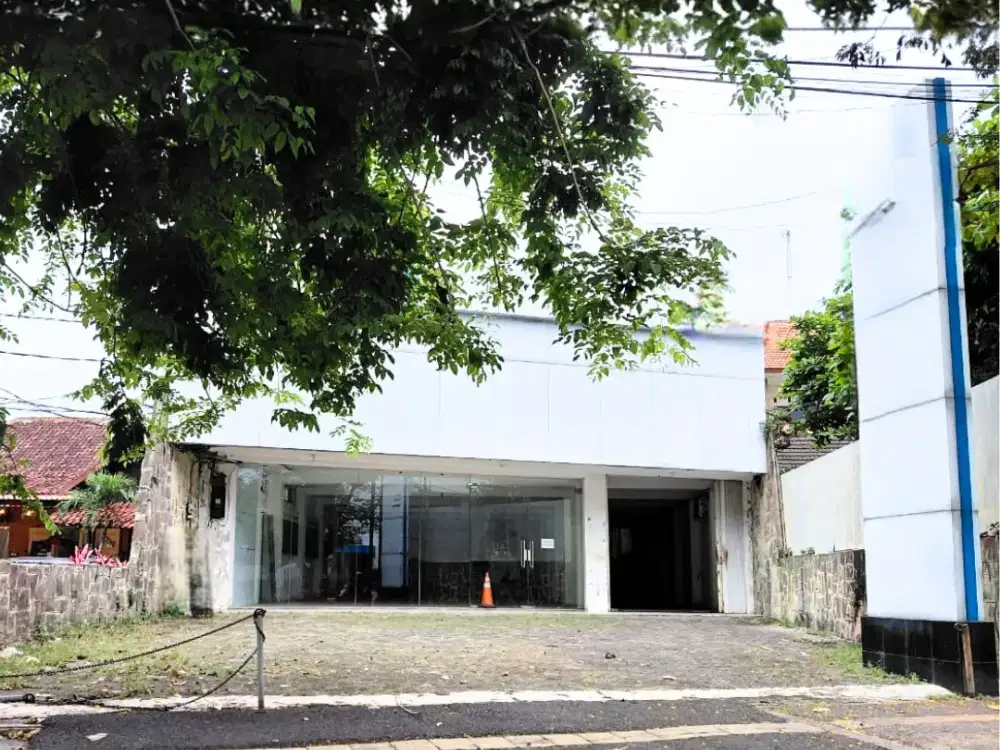 Sewa Ruang Usaha Kawasan Prestige Cocok untuk Kantor Area Parkir Luas di Mt Haryono Semarang