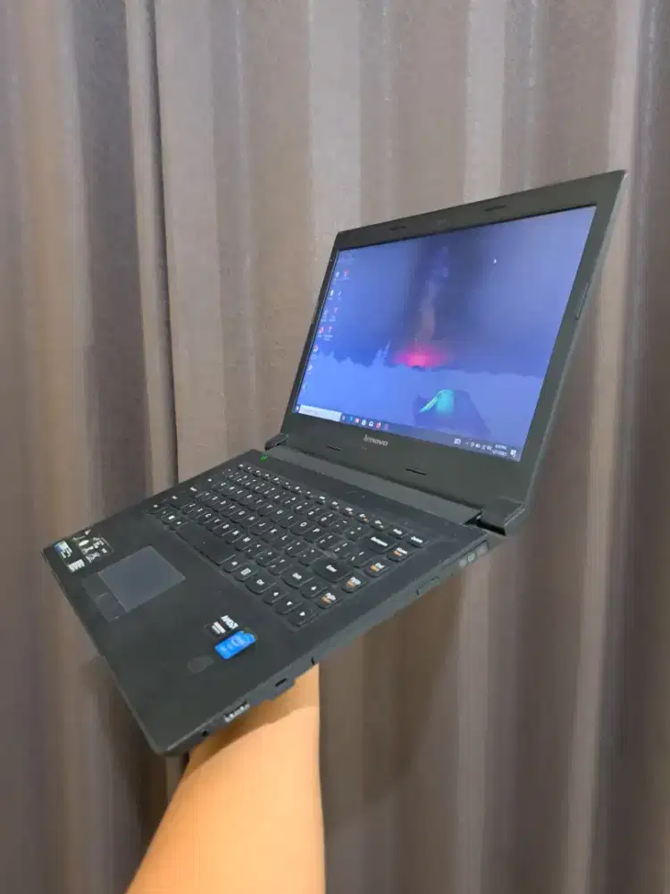 Lenovo B40-70 Core i3-4300M Ram 8Gb SSD 128Gb Dual Vga Support Render