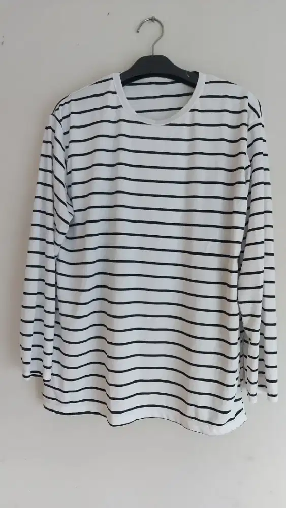 Kaos salur lengan panjang