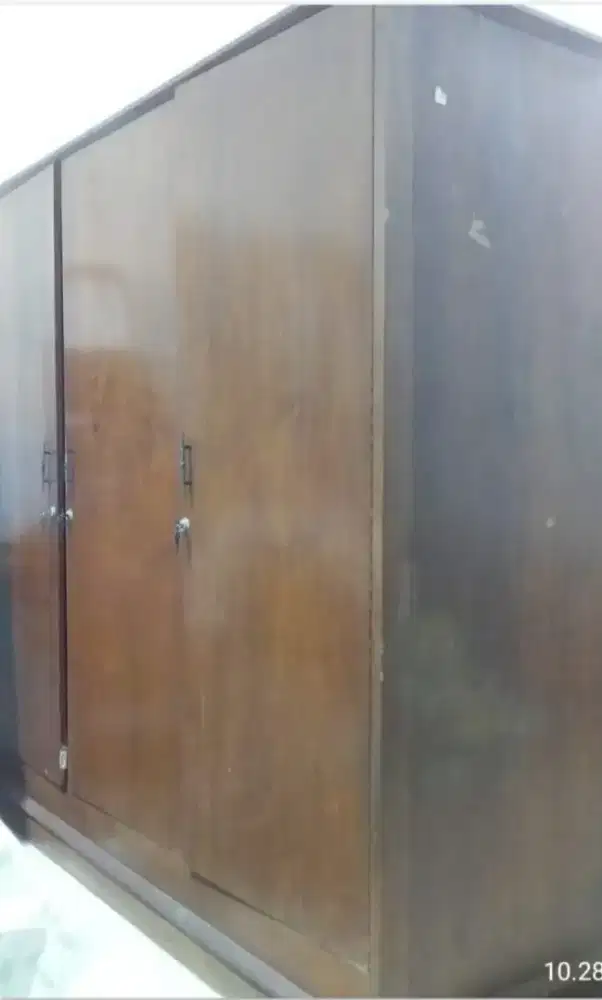 Almari Jati Tua asli