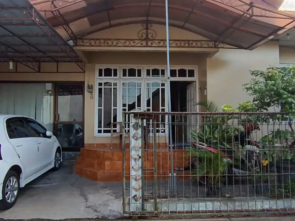 Rumah Tinggal Cocok Untuk Keluarga Besar Lokasi Strategis Dekat Kampus Atmajaya