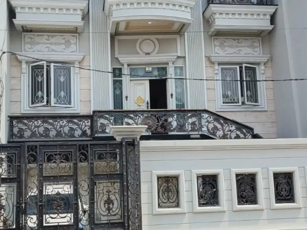 Dijual Rumah Mewah European Style di Taman Palem Lestari Cengkareng Jakbar