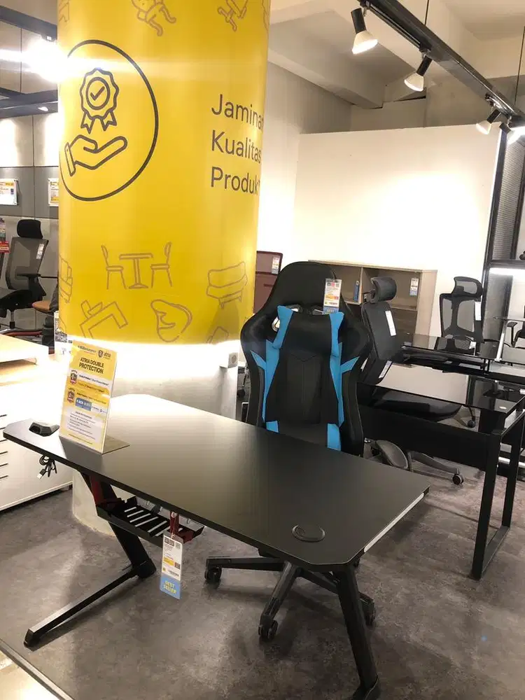 Kursi gaming dan meja