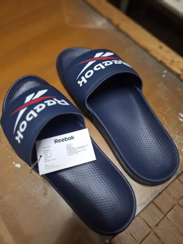 Sendal REEBOK size 43