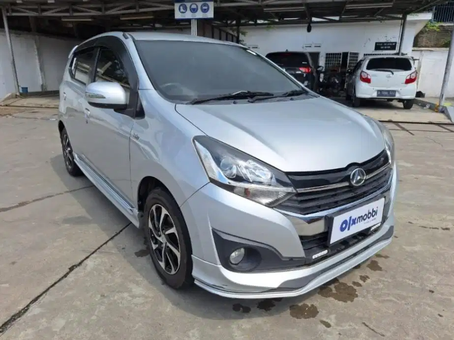 LOW DP Daihatsu Ayla 1.2 R Deluxe Bensin-MT 2018 COZ
