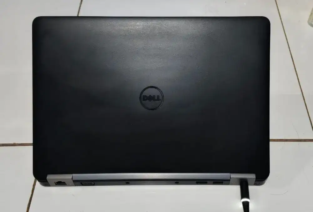 Dell latitude E5270