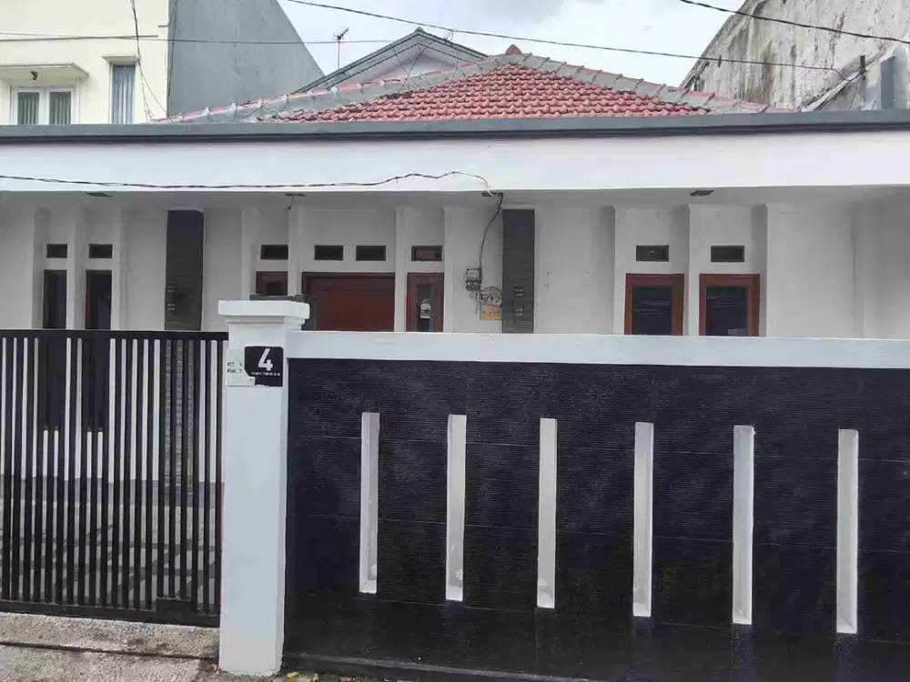 Rumah 1,5 Lantai, bagus siap huni, di Tebet Timur dalam, Jaksel