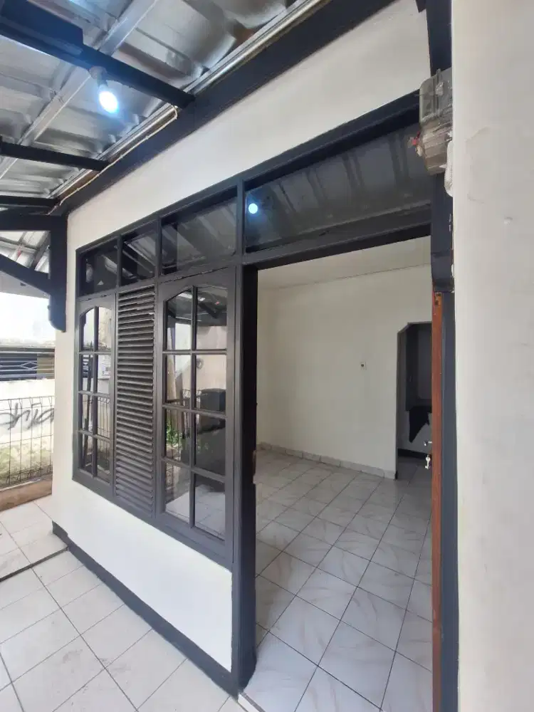 DI KONTRAKAN/DISEWAKAN RUMAH PER TAHUN KOTA BANDUNG