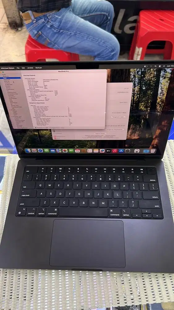Macbook pro m4 pro 14 inch ibox 24/512 mulus garansi on mei 2026