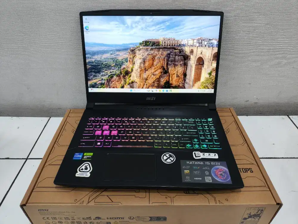LAPTOP MSI KATANA 15 B13V 32/1TB RTX 4060 Fullset likenew