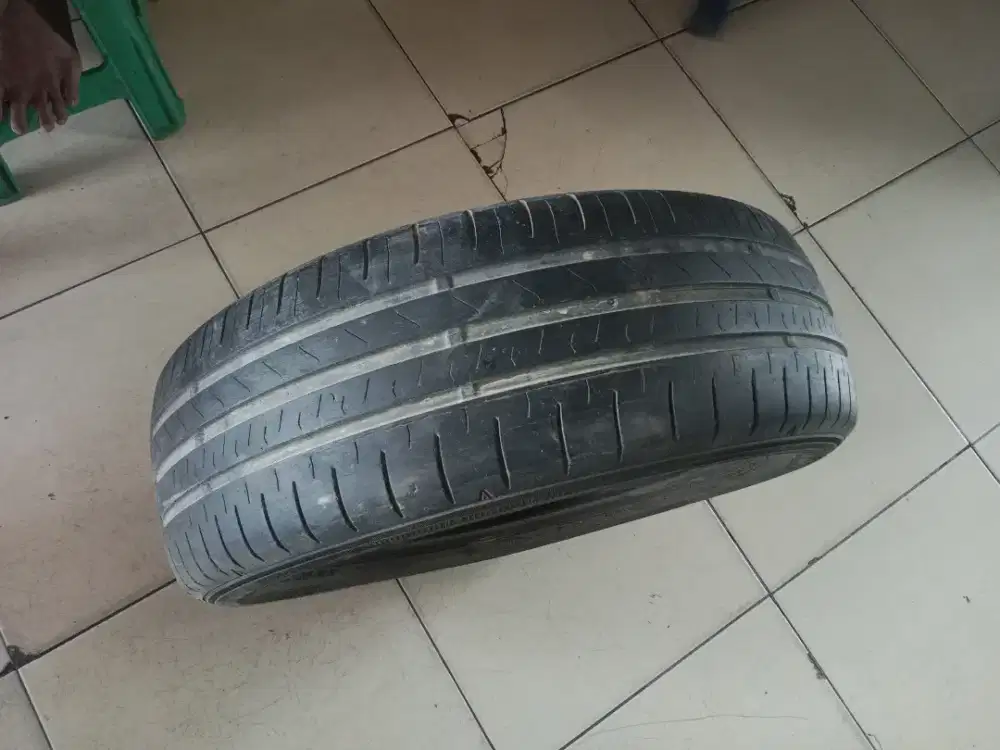 Ban mobil bekas