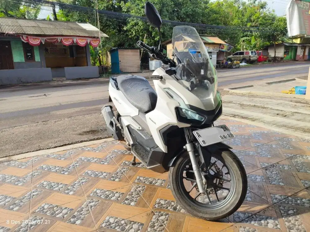 Motor Honda ADV160 Putih 2022 Spesial